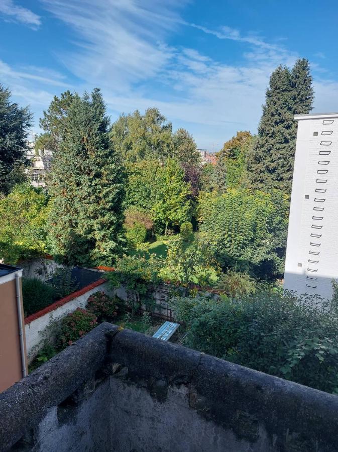 Rustic Rest Hotel Bruselas Exterior foto
